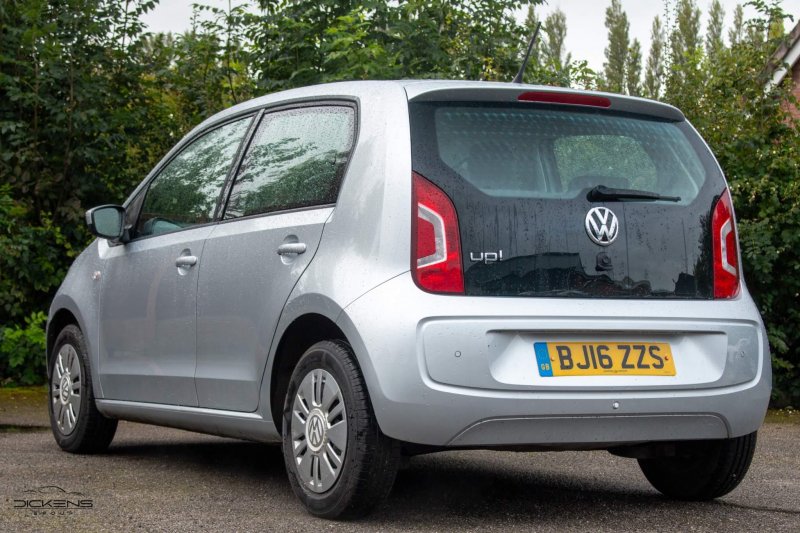 VOLKSWAGEN UP