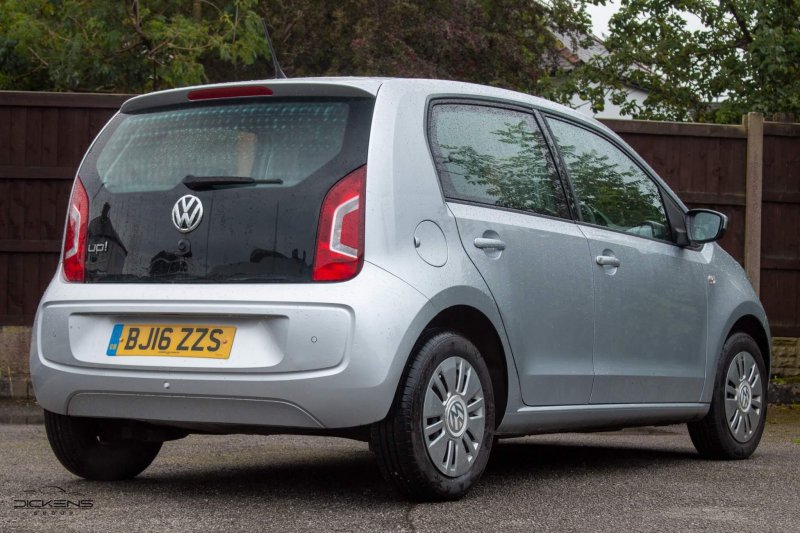 VOLKSWAGEN UP