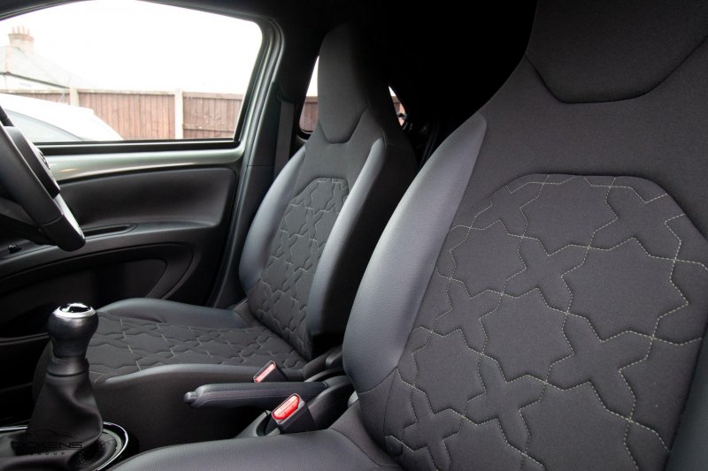 TOYOTA AYGO X