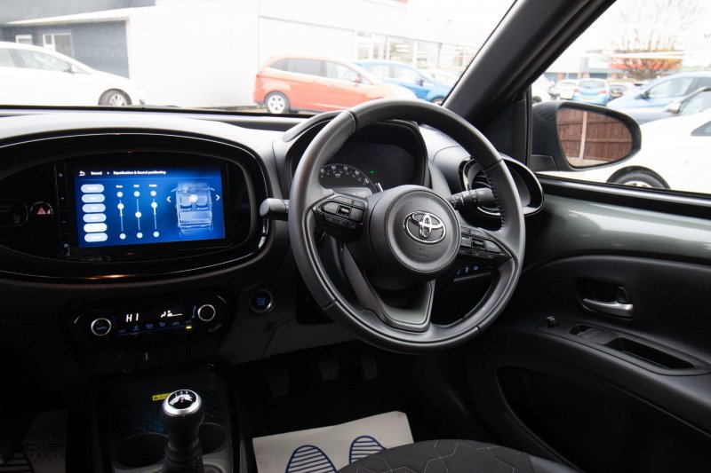 TOYOTA AYGO X