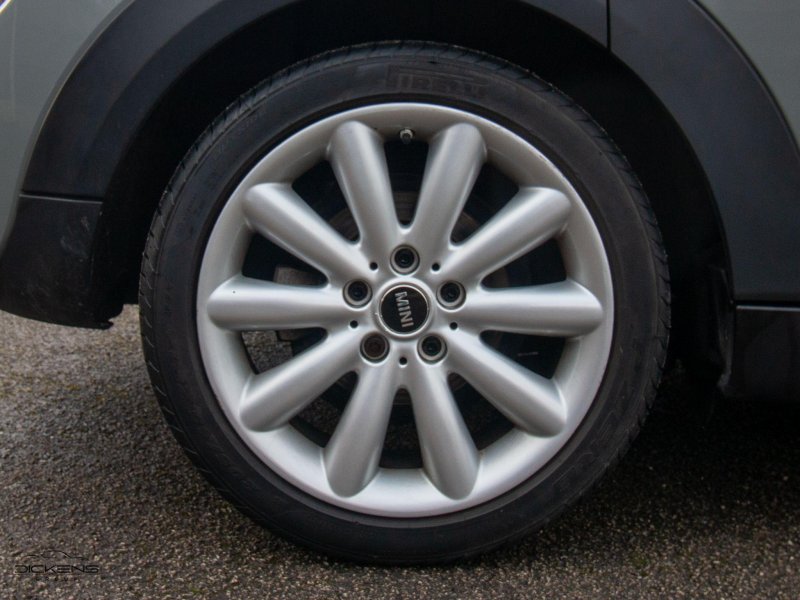 MINI HATCH