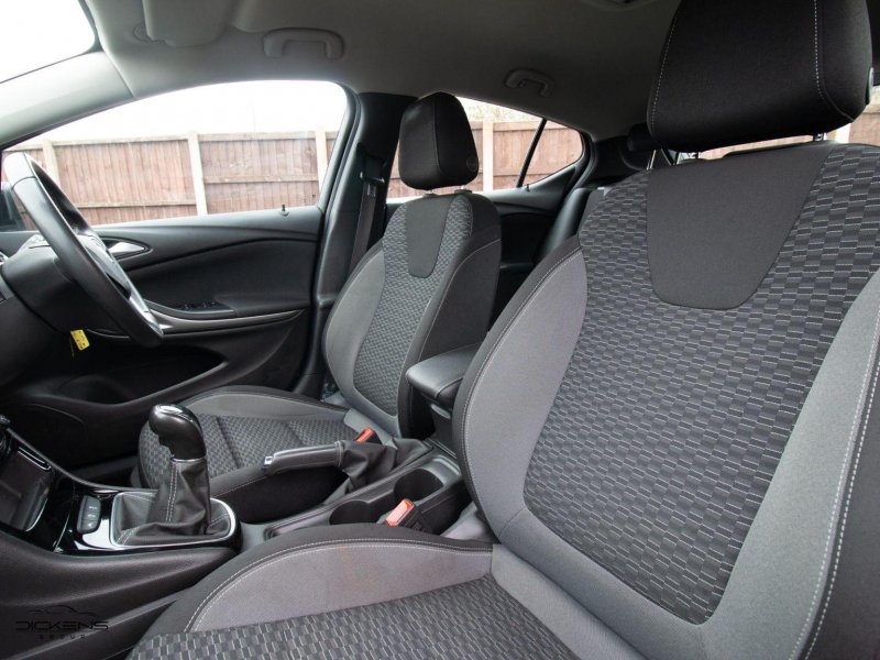 VAUXHALL ASTRA